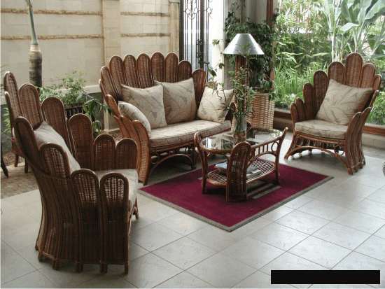 Плетеная мебель из ротанга, как правило, изготавливается вручную
